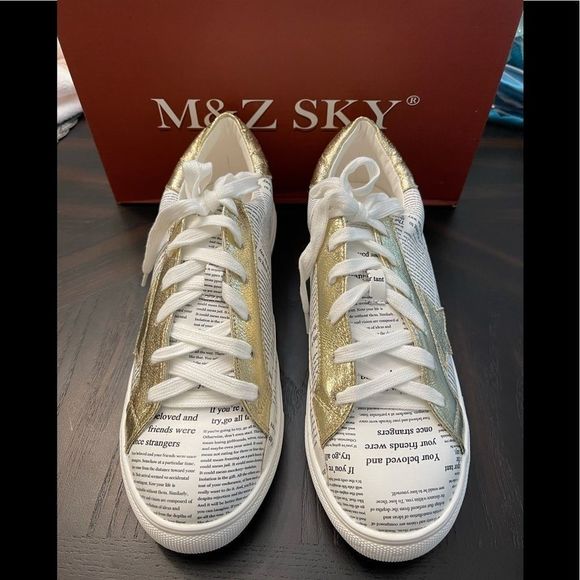 Gold Start Casual Low Top Sneakers - Picture 3 of 12